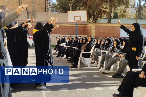 برگزاری مراسم روز دانش‌آموز در مدارس بهارستان‌دو