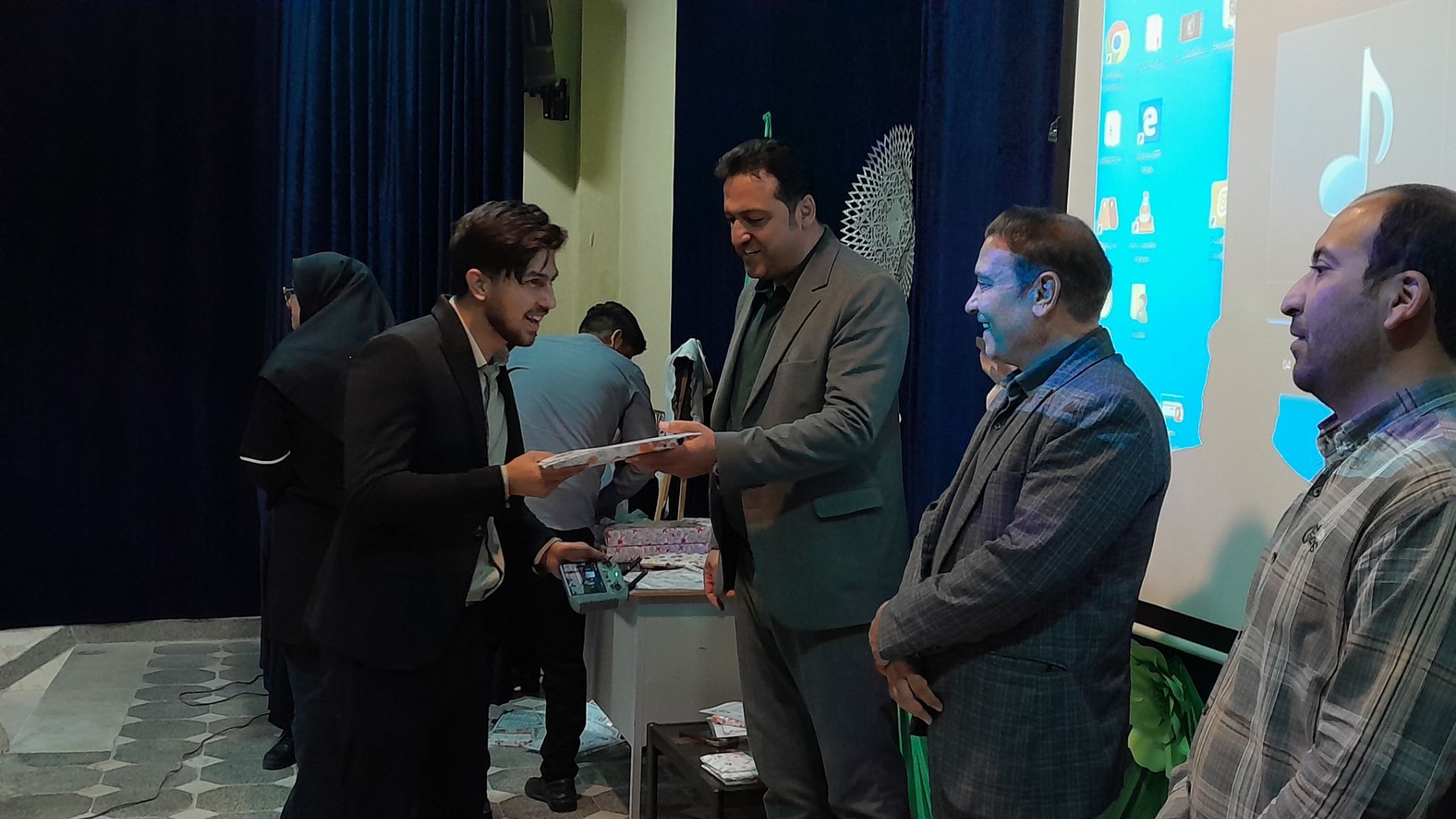 پایان شیرین یک تابستان پُر از یادگیری و خلاقیت در کانون فرهنگی تربیتی شاهد درگزین