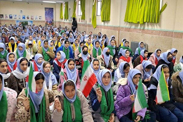 مراسم چهارشنبه‌ امام‌ رضایی در بهارستا‌ن دو