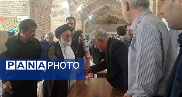 میز خدمت اداره‌های شهرستان نیشابور در جمعه خشم و نصر 