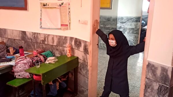 مانور زلزله در مدرسه مهندس رحمانی فرد مشهد
