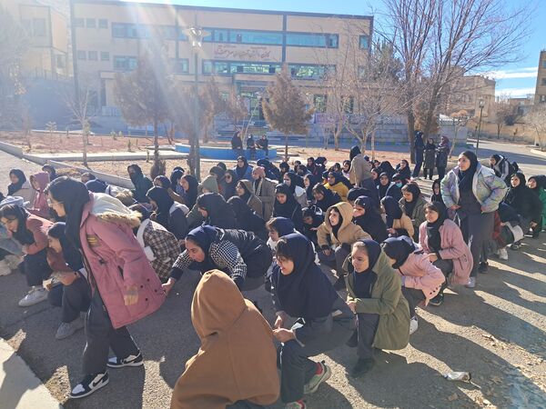 آموزش تعالیم عملی بسیج آمادگی‌دفاعی پایه نهم