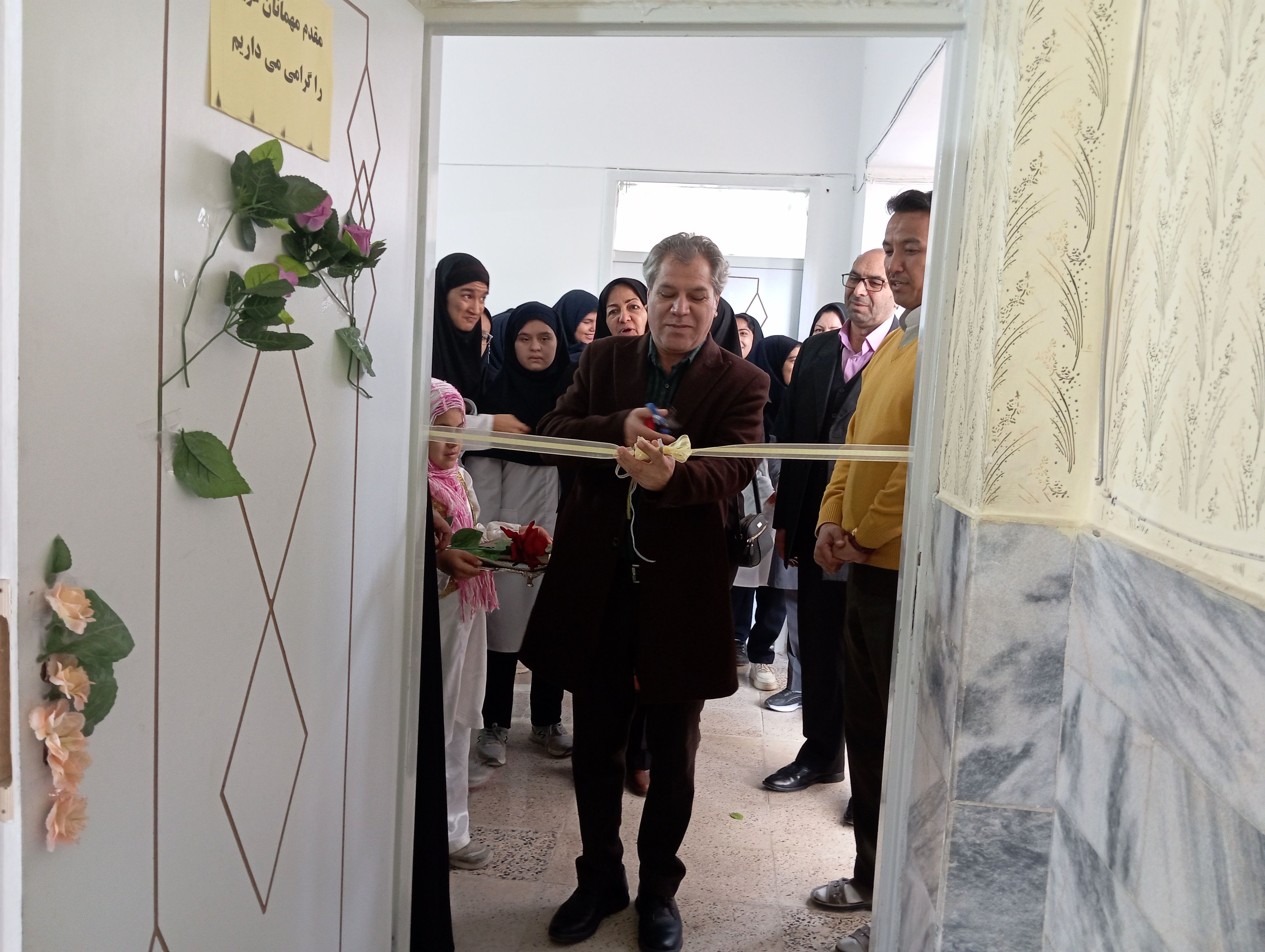 افتتاح کارگاه آشپزی و اتاق گفتگوی انجمن اولیا و مربیان در آموزشگاه ولایت