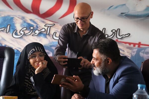 دیدار نماینده مردم ساری و میاندرود در مجلس شورای اسلامی با دانش‌آموزان مازندران