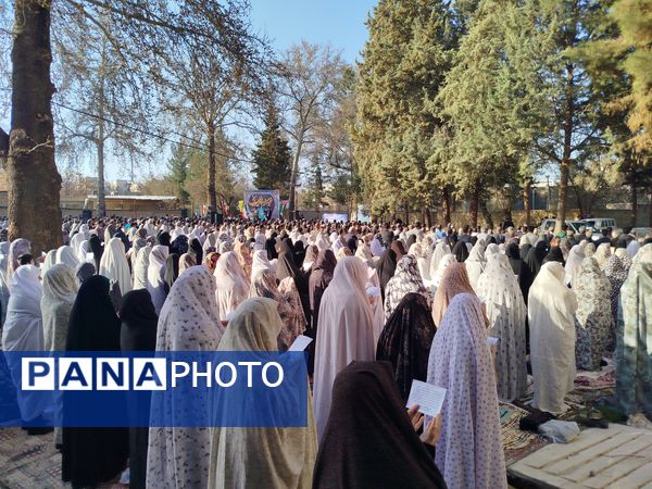 برگزاری نماز عید فطر در باغ ملی آشخانه