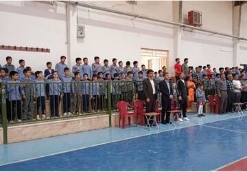 پیاده روی خانوادگی و فوتبال پدر و پسری در دبستان ارچین