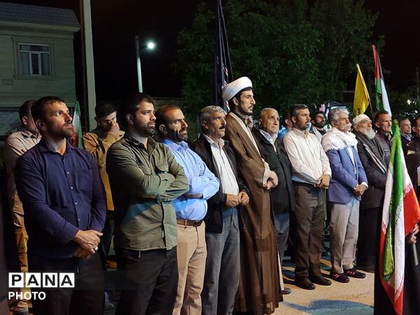 همصدایی فرهنگیان و دانش‌آموزان در تجمع شبانه مردم بیرانوند