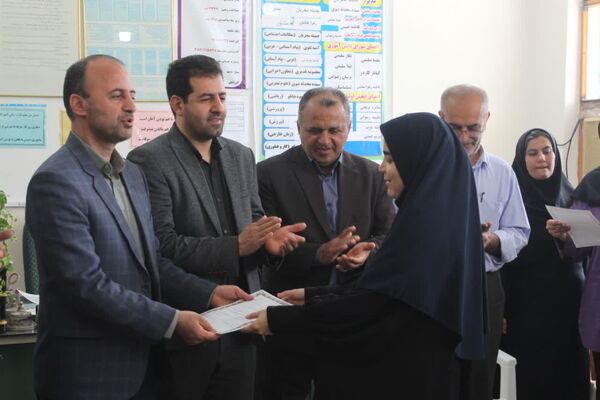 بانگ سپاس معلم در مدارس گلوگاه 