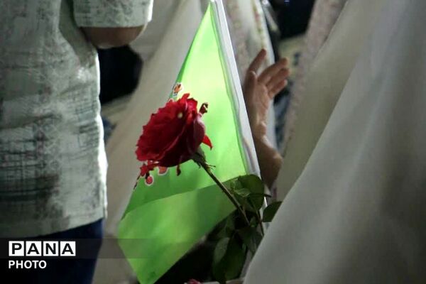 لبخند معنویت در کنار چادر پاکی