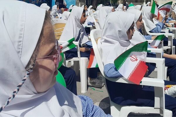 مراسم روز زمین پاک در دبستان دخترانه معراج ناحیه۲ بهارستان