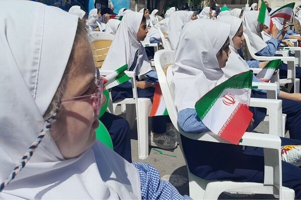 مراسم روز زمین پاک در دبستان دخترانه معراج ناحیه۲ بهارستان