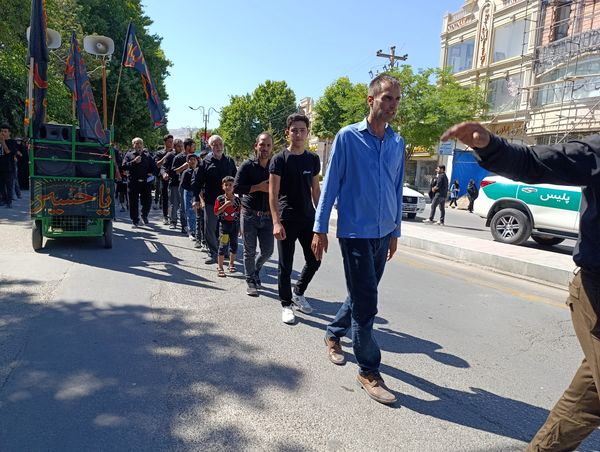 عاشورای حسینی در آشخانه و ۷۲ دیگ غذای نذری