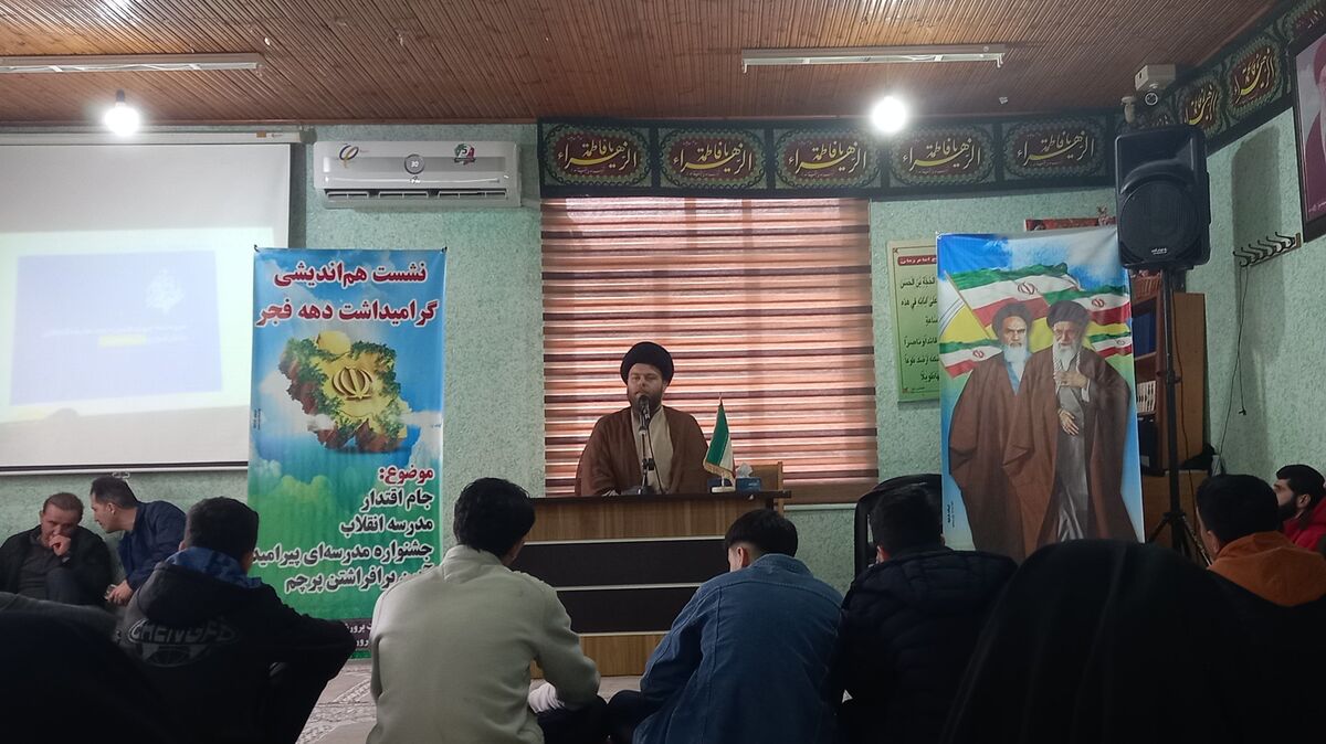 دانش‌آموزان پرچمداران انقلاب اسلامی هستند