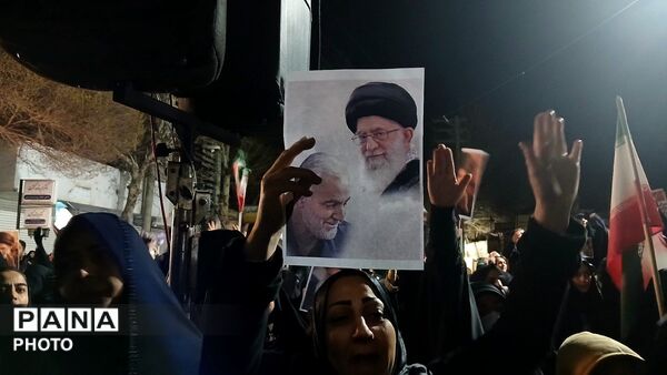 میدان لاله نظرآباد پاتوق دلدادگان رهبر