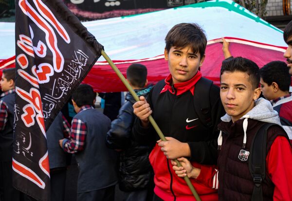 حضور پرشور دانش آموزان زنجانی در راهپیمایی ۱۳ آبان
