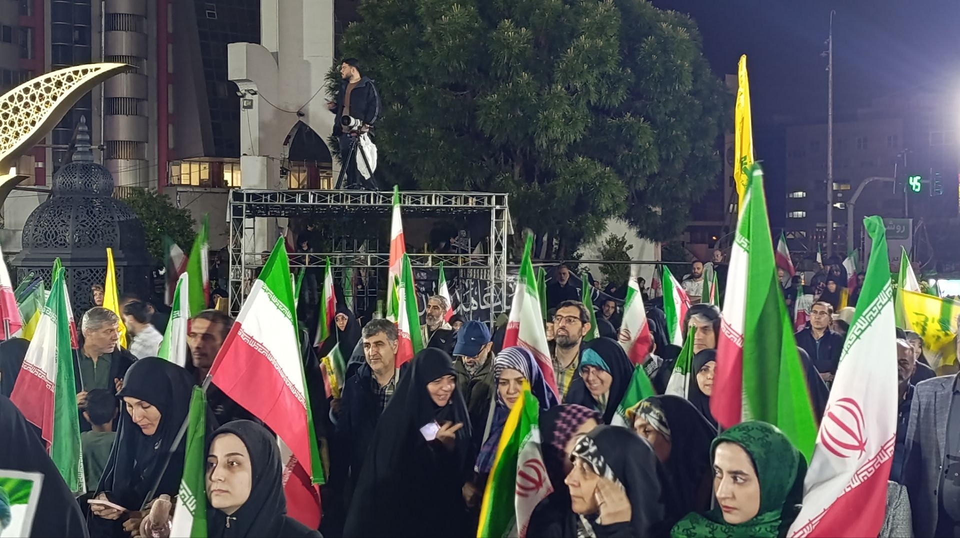 شکوفه‌های لبخند دختران ایران؛ جشن میلاد حضرت معصومه (س) و طراوت روز دختر
