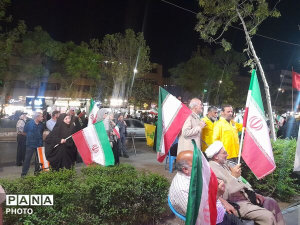 تجمع مردم در مسجدالزهرا مشهد و اجرای «سپاس معلم» در خیابان احمدآباد 