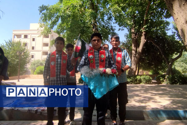 حضور پیشتازان پسر دبستانی ناحیه ۴ شیراز در بزرگترین رویداد تشکیلاتی 