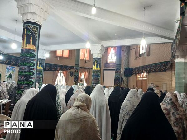 مصلای باخرز میزبان نمازگزاران ولایتمدار
