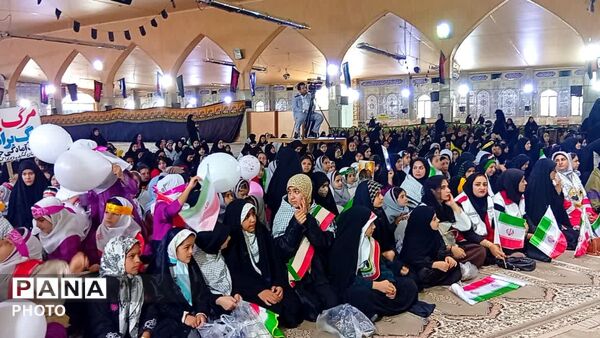 اجتماع بزرگ دختران جان فدای ایران وزنجیره دختران شقایق های دنا 