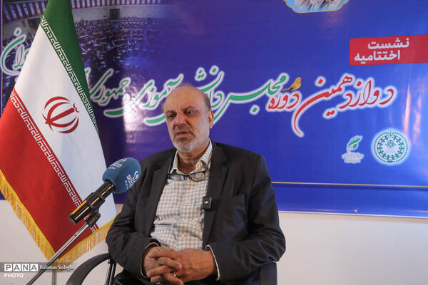 مجلس دانش‌آموزی باید زمینه نقش‌آفرینی دانش‌آموزان در آینده ایران را فراهم کند/ سازمان دانش‌آموزی مسئولیت مهمی در حوزه پرورش دانش‌آموزان دارد