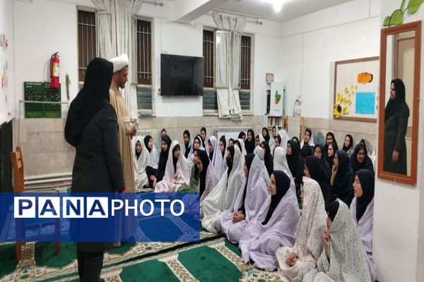 جلسه بصیرتی  در آموزشگاه شهید مجید دهنوی