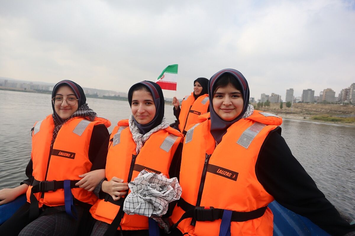 نمایشگاه هفته دفاع مقدس در مجموعه فرهنگی، تفریحی شورابیل
