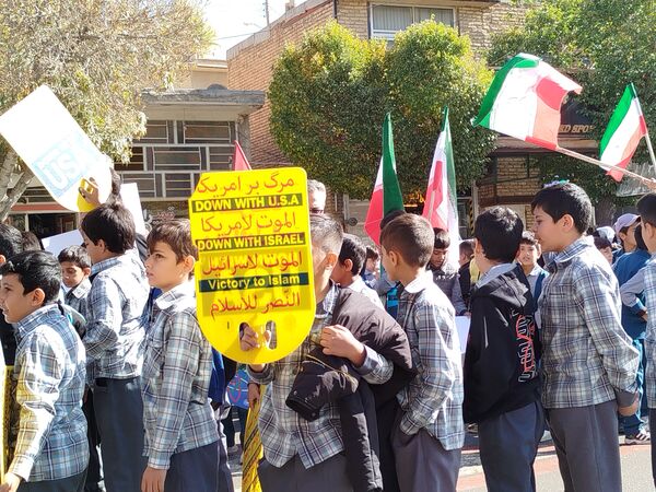 ثبت حضور پرشور مردم شهرستان بن در راهپیمایی ۱۳ آبان در قاب پانا
