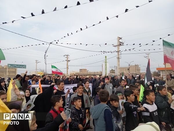 اجتماع «بیعت» فرهنگیان و دانش‌آموزان جعفرآباد با رهبر جدید انقلاب 