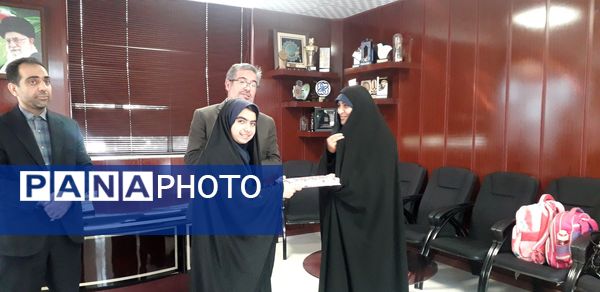 تقدیر از برگزیدگان طرح آموزش فن بیان، اجرا و سخنوری در شهرستان طرقبه شاندیز