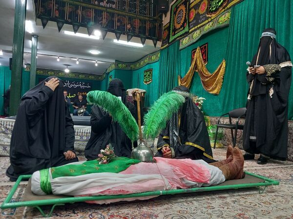 تعزیه‌خوانی تاسوعا در حسینیه موسی بن جعفر (ع)
