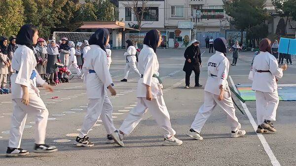 المپیاد ورزشی دانش‌آموزان در مدرسه پنجم مهر