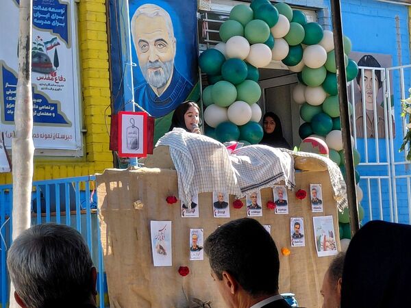 مراسم بازگشایی مدارس و جشن عاطفه‌ها در مدرسه نمونه دولتی خدیجه الکبری(س) قروه