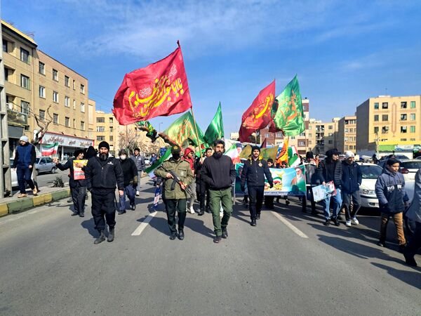 مردم غیور ملارد با حضور پرشور خود در راهپیمایی ۲۲ بهمن، ثابت کردند که همچنان پای انقلاب اسلامی ایستاده‌اند.