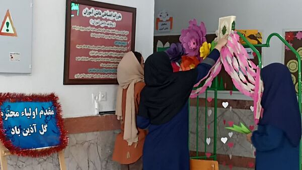 دبستان نیایش؛ مدرسه‌ای پویا در آغاز سال تحصیلی با اجرای پروژه مهر