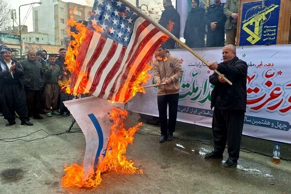 شکوه حضور مردم بانه در راهپیمایی 22 بهمن