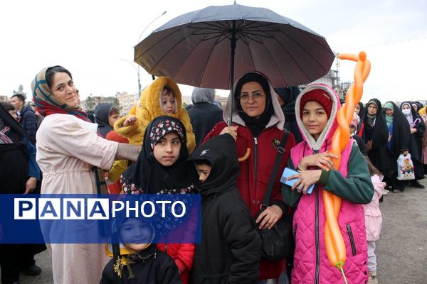 شادپیمایی خانوادگی جشن نیمه شعبان در قم