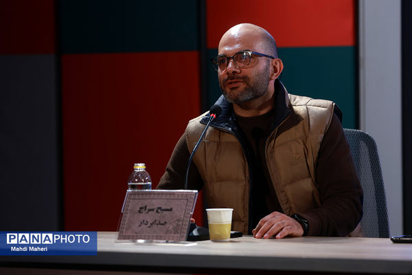 نشست نقد و بررسی فیلم «قمارباز» در چهل و چهارمین جشنواره ملی فیلم فجر