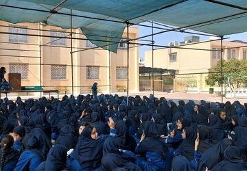 نوای آرامش در دبیرستان جوادی با طنین موسیقی سنتی 