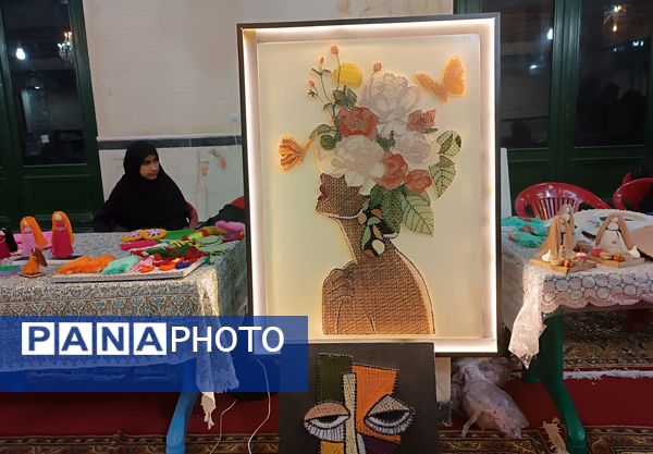 برپایی بازارچه کسب و کار دانش‌آموزی مدرسه توسلی بهاباد