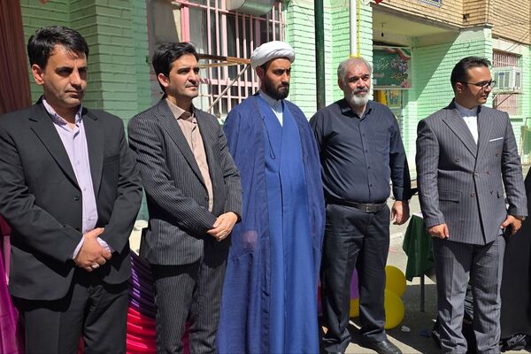 جشن عاطفه‌ها؛ لبریز از مهربانی در دبستان دخترانه قدر بهارستان ۲