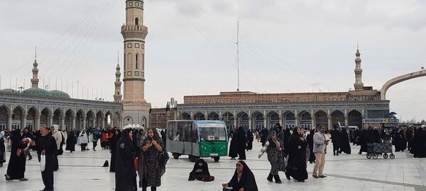 جشن نیمه‌ شعبان با حضور اقشار مختلف مردم در جمکران 