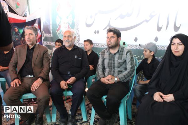 موکب های شهرستان فاروج در حال خدمت رسانی به زائران به رهبر انقلاب 