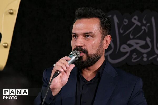 مراسم یادبود شهدای خانواده رهبر شهید در حرم حضرت عبدالعظیم حسنی علیه السلام 