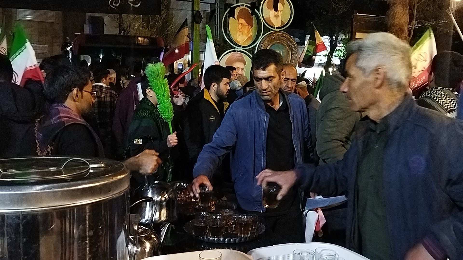 چایخانه حضرت فاطمه زهرا در سی و یکمین شب از اجتماعات مردمی 