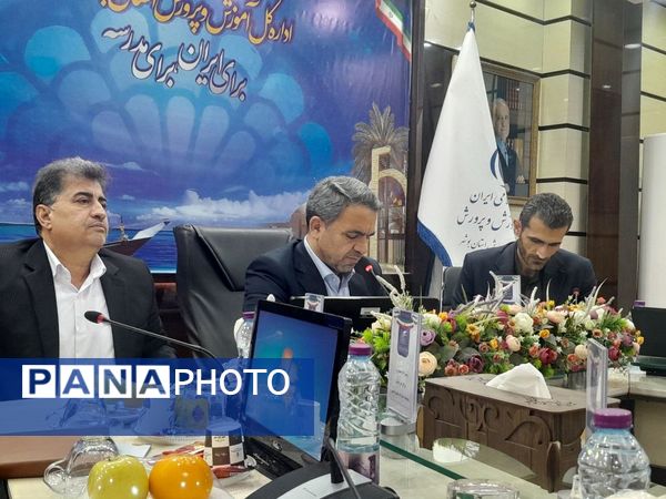 نشست خبری معاون وزیر و رئیس سازمان مدارس و مراکز غیر دولتی و توسعه مشارکت‌های مردمی وزارت آموزش و پرورش در بوشهر