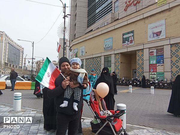 راهپیمایی روز قدس همراه با تشییع پیکر شهید مجتبی پارسا روش