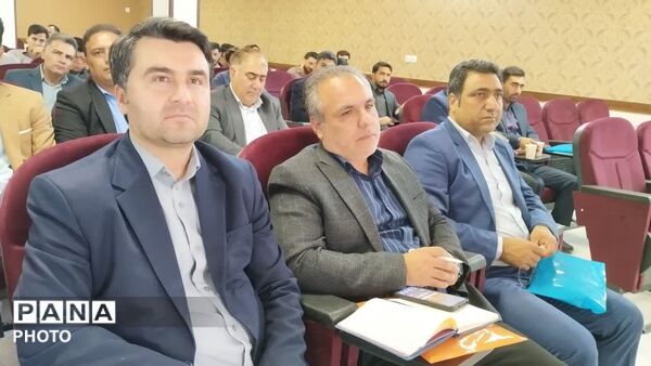 نشست هم‌اندیشی و هم فکری مدیران مدارس کلات