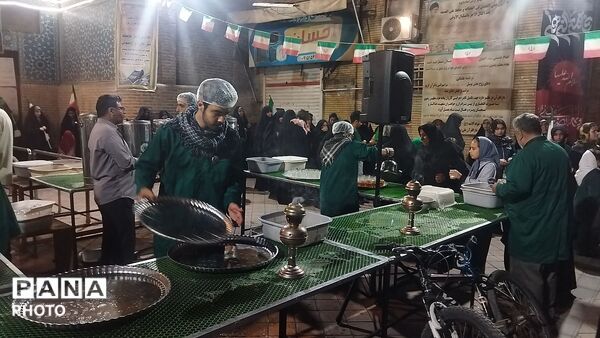 گذری بر موکب ها در هفتاد  و یکمین شب از اجتماعات مردمی حسینیه امام خمینی نیشابور 