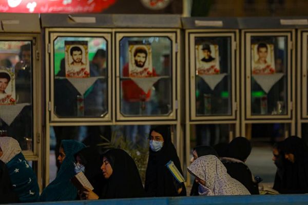 احیای شب قدر در جوار حرم امامزاده سیدجعفر(ع) یزد